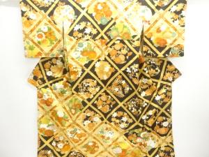 金通し格天井に花丸文様刺繍付け下げ小紋着物